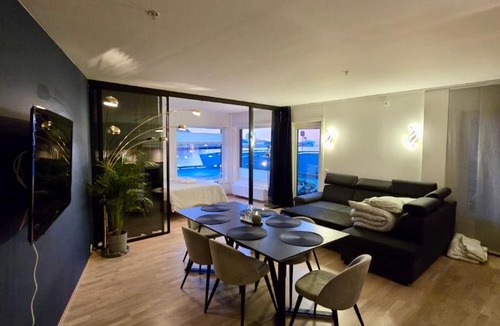 Gamle Oslo Apartment | Waterfront fjord view, home office, 2 BR LUX apt