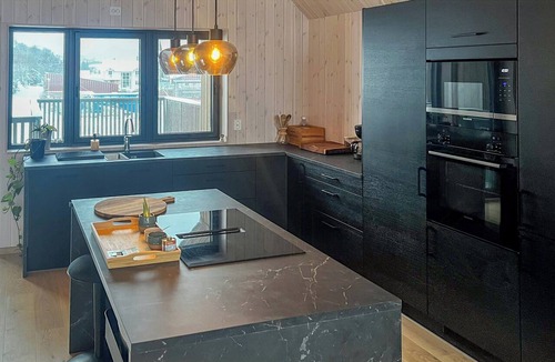 Steigen House | Waterfront house with panoramic views in Nordskot