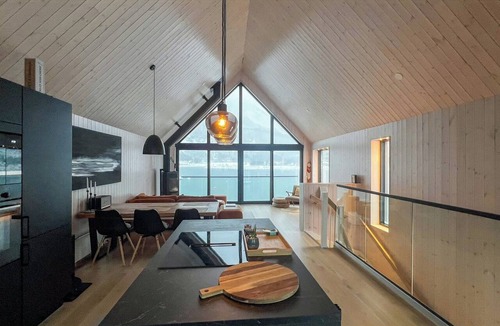 Steigen House | Waterfront house with panoramic views in Nordskot