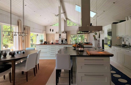 Vasterljung House | Waterfront plot near Trosa with jetty and sauna
