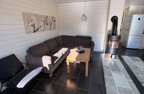 Flekkerøy Cabin | Waterfront quaint 4-bedroom cabin in adorable Kristiansand for relaxing stays
