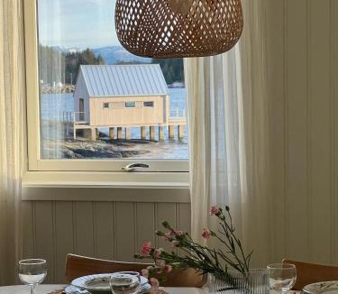 Bud House | Waterfront Rorbu - By the Beach