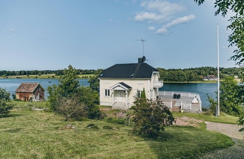 Vaddo Villa | Waterfront villa with private jetty