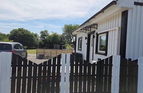 Bromolla House | Welcome to Jasmine House