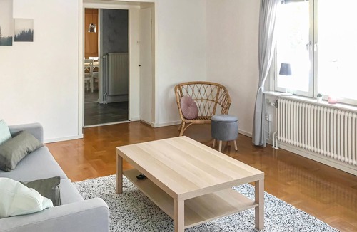 Auktsjaur House | Welcome to this beautiful wooden house with lake view.