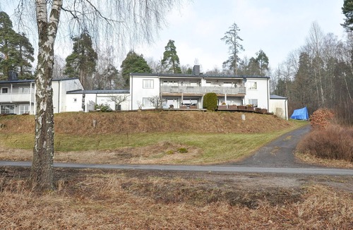Billingsfors Apartment | Welcome to this inviting vacation apartment near the lake.