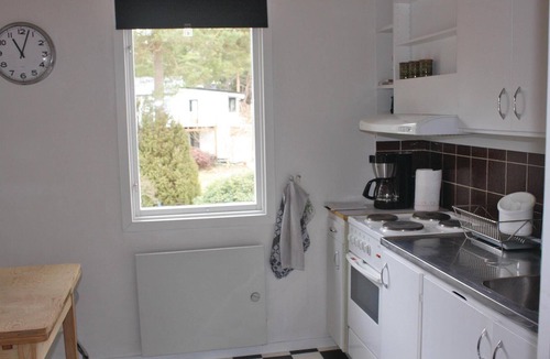 Stromstad House | Welcome to this lovely cottage 6 km from Strömstad, and only 150 m from the sea.