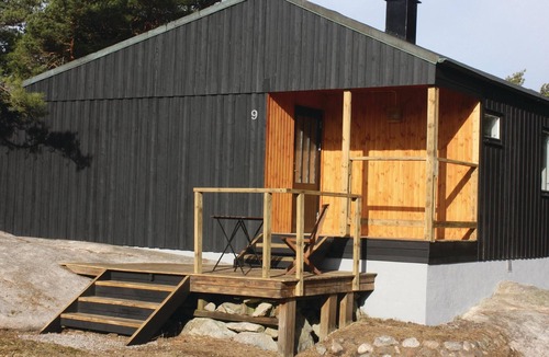 Stromstad House | Welcome to this lovely cottage 6 km from Strömstad, and only 150 m from the sea.