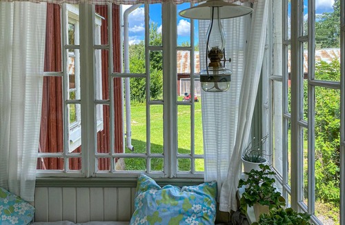 Tranas House | Welcome to your family vacation Tranås on your property on the lake with two houses.