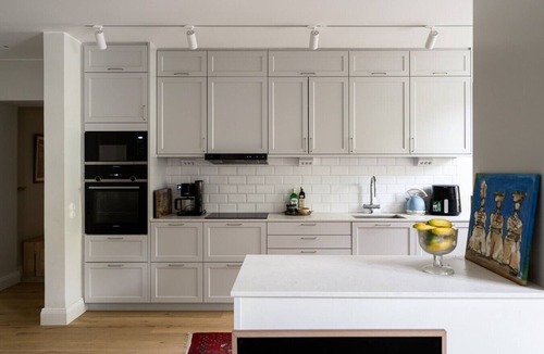 Liljeholmen - Hagersten Apartment | Well-Located Hägersten Apartment Near Metro
