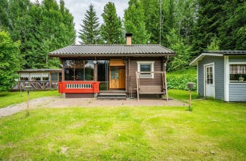 Askola House | Whispering Woods Cabin