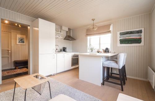 Hamnøya House | White House - Panoramic View
