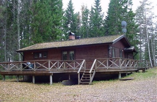 Varmland County House | Wilderness and fishing holiday by the lake with boat & sauna in beautiful Värmland