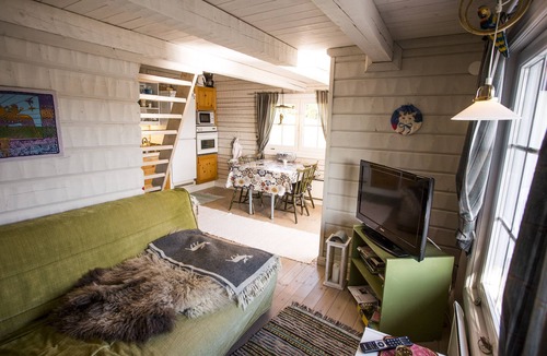 Gallo House | Wonderful holiday home right on the lake with sauna, WiFi and wilderness pool (rentable)