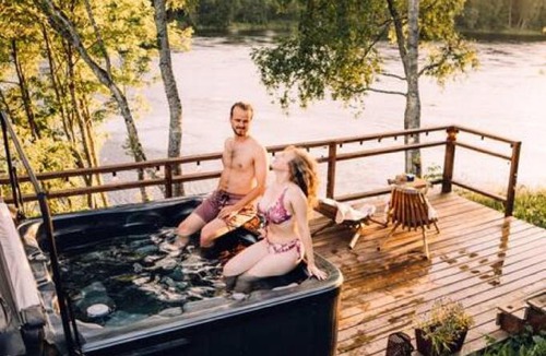 Fenstad House | WonderInn Riverside
