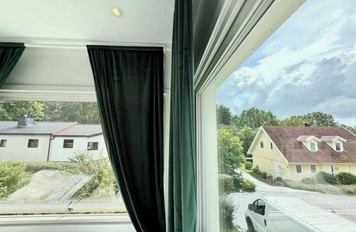 Hisings Backa House | Workers Home - 5 BR - 8 Beds - 2 Bath - All Inc