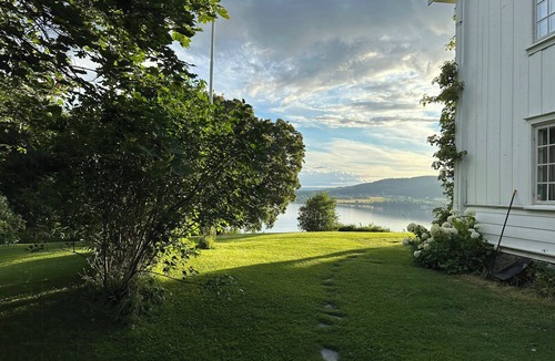 Jevnaker House | Working farm along pilgrimage route in Hadeland