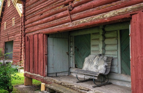Jevnaker House | Working farm along pilgrimage route in Hadeland