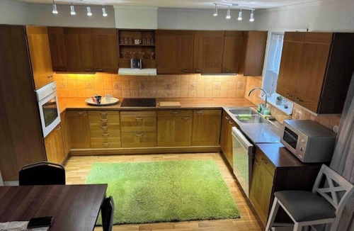 Dorarp House | XL mancave Ljud Ljus DJ utrustning, eldstad, bastu, sjö, brygga, massagefåtölj