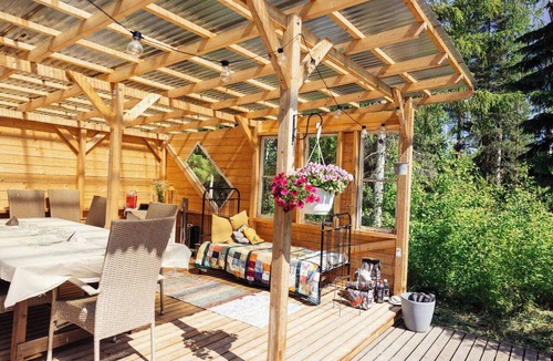 Tiainen Villa | Yöveden Ateljeekoti