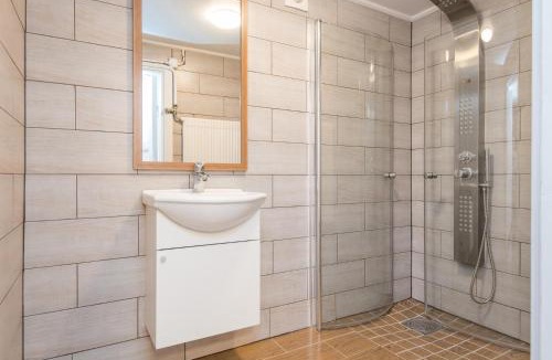 Skene Apartment | Yellow house