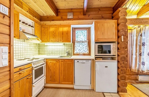 Akaslompolo House | Ylläksen tunturihonkamaja 5 by Interhome