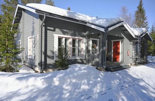 Yllasjarvi House | Yllästokka 2 near Ylläsjärvi and skitracks, Incl Sauna, Fireplace, Firewood