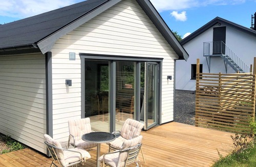 Svanshall House | Your modern, small vacation home near the sea.