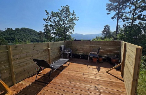 Torjulvagen House | Your own place100 m from the sea, 50 m from golf course, 40 m2 patio, grill, fireplace