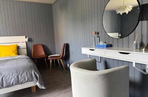 Åmål House | ZeiNour Rooms in Åmål