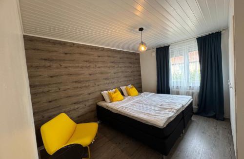 Åmål Villa | ZeiNour Villa in Åmål