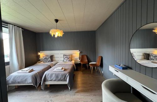 Åmål Villa | ZeiNour Villa in Åmål