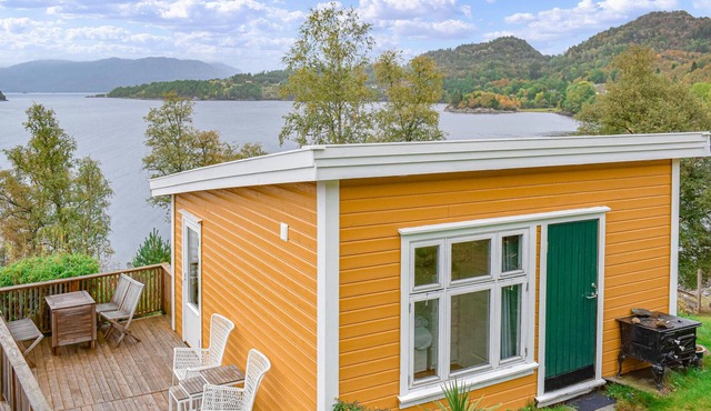 1 bedroom awesome home in Skånevik