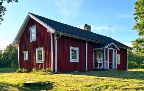 1 Bedroom Beautiful Home In Svinaberga
