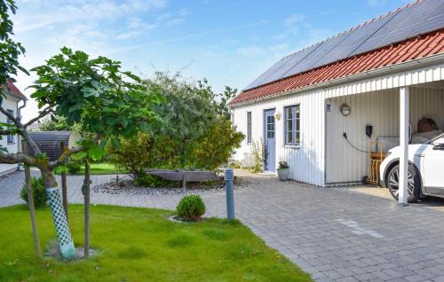 1 Bedroom Cozy Apartment In Brantevik