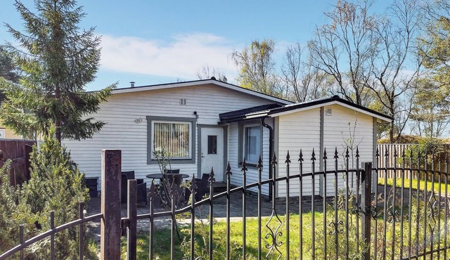 1 bedroom gorgeous home in Halmstad