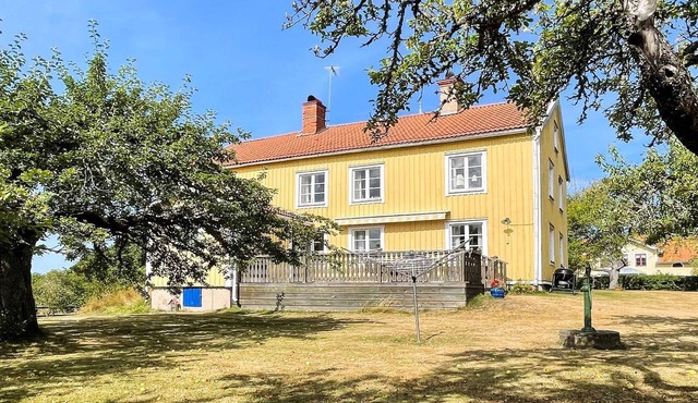 10 person holiday home in MARIANNELUND in MARIANNELUND