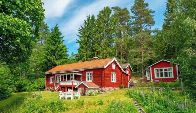 1800s timber house by the river in Gästrikland