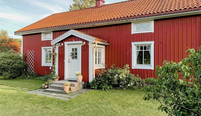 19th century house with antiques in rural setting