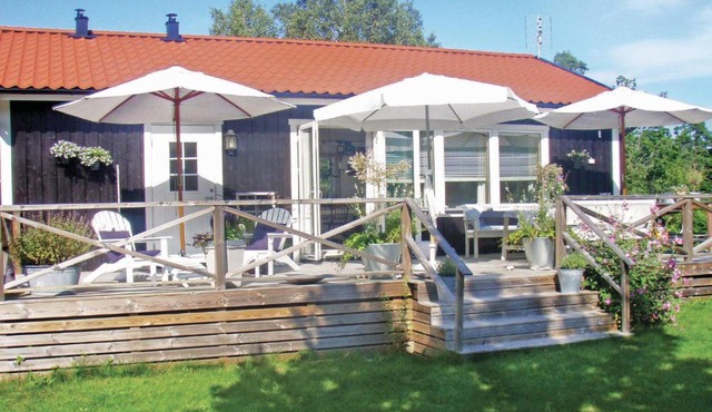 2 Bedroom Amazing Home In Lärbro