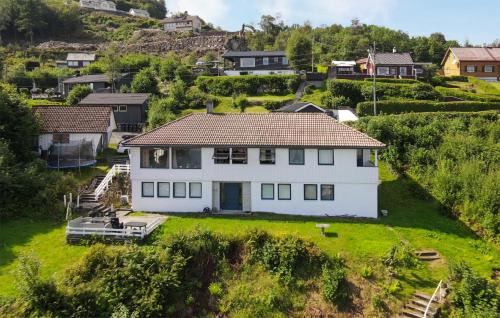 2 Bedroom Awesome Apartment In Sveio
