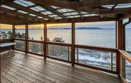 2 Bedroom Awesome Home In Vanvikan