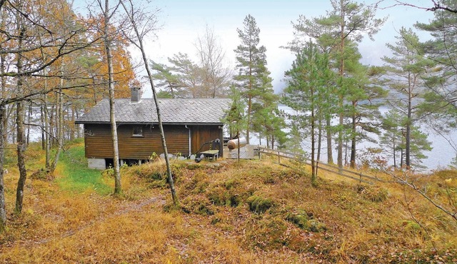 2 bedroom awesome home in Vanvik