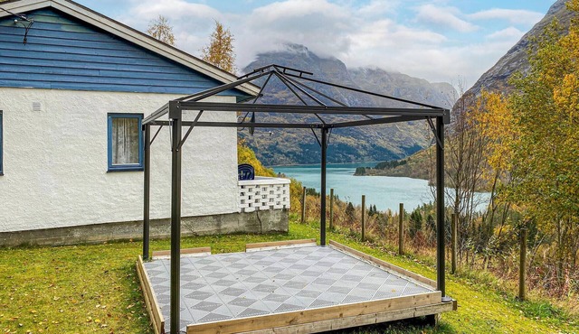2 bedroom awesome home in Byrkjelo