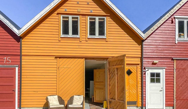 2 bedroom beach front home in Godøya in Godøya