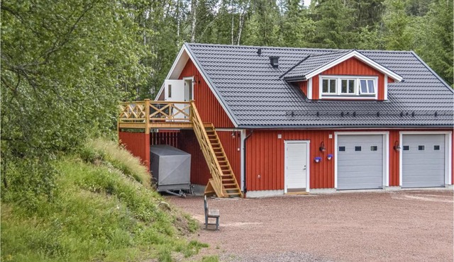 2 Bedroom Cozy Apartment In Årjäng