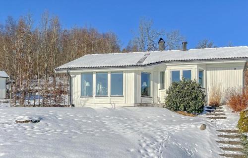 2 Bedroom Cozy Home In Varberg