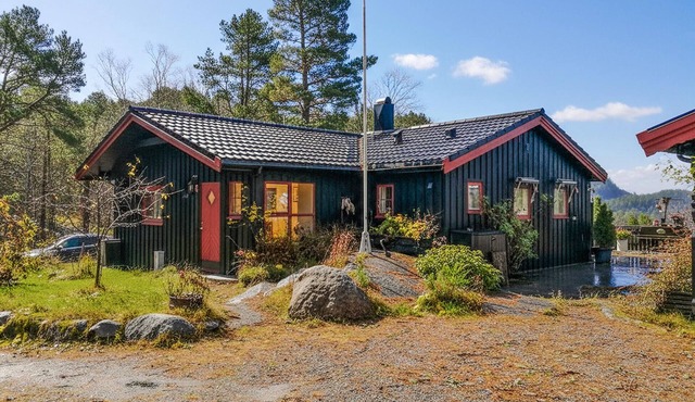 2 bedroom gorgeous home in øydegard