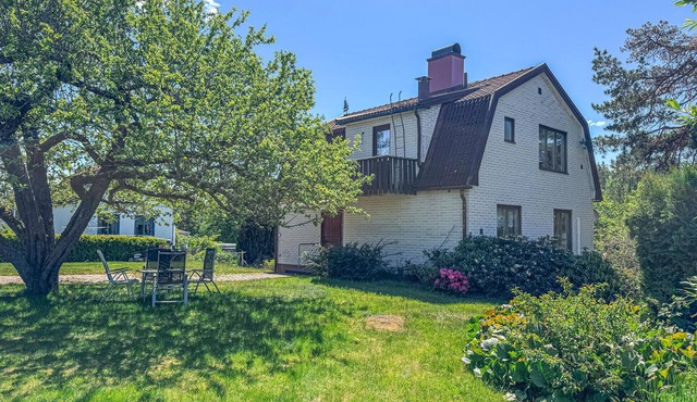 2 bedroom gorgeous home in Gunnebo