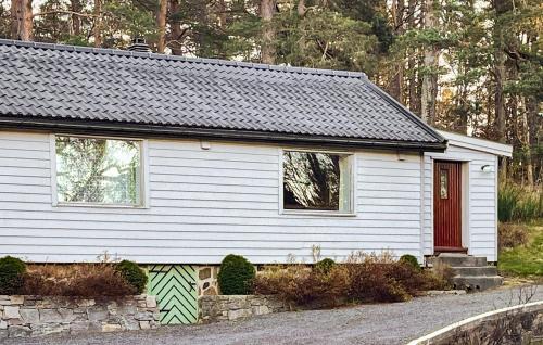 2 Bedroom Lovely Home In Færvik in Arendal